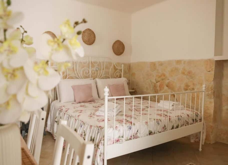 ALLA CORTE DEGLI ALBEROLUNGO bari - Where to stay in Bari - Bari, Puglia ALLA CORTE DEGLI ALBEROLUNGO bari - Bari, Puglia