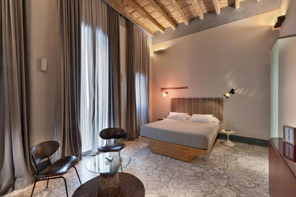 Palazzo Calo hotel bari - Where to stay in Bari - Bari, Puglia Palazzo Calo hotel bari - Bari, Puglia