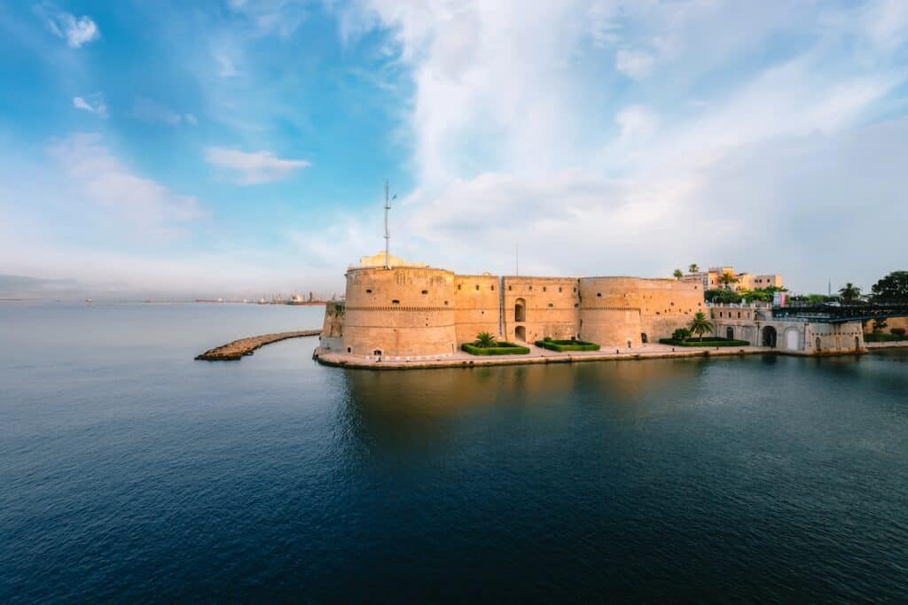 taranto castle puglia - Puglia itinerary - Puglia taranto castle puglia - Puglia